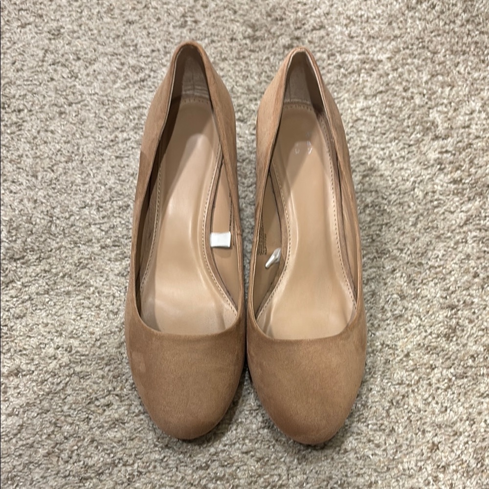 Tan Women's Pumps